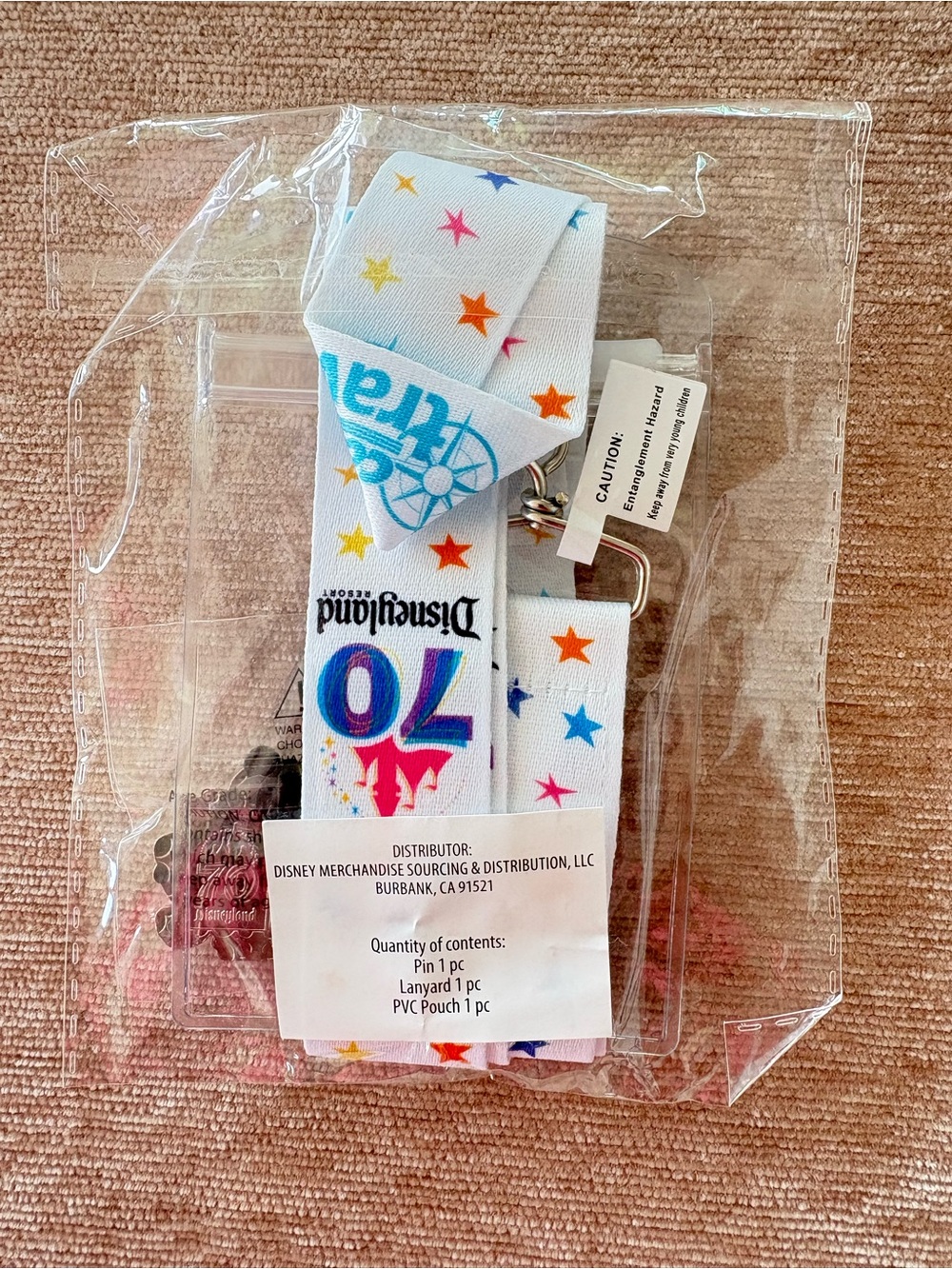 Disney 70th Anniversary White Celebration Lanyard & Pin Daisy & Donald Duck - Picture 2 of 4